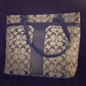Medium sized Coach Purse